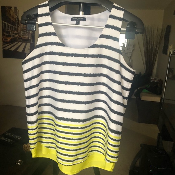 A12-Banana Republic Top - Picture 1 of 4